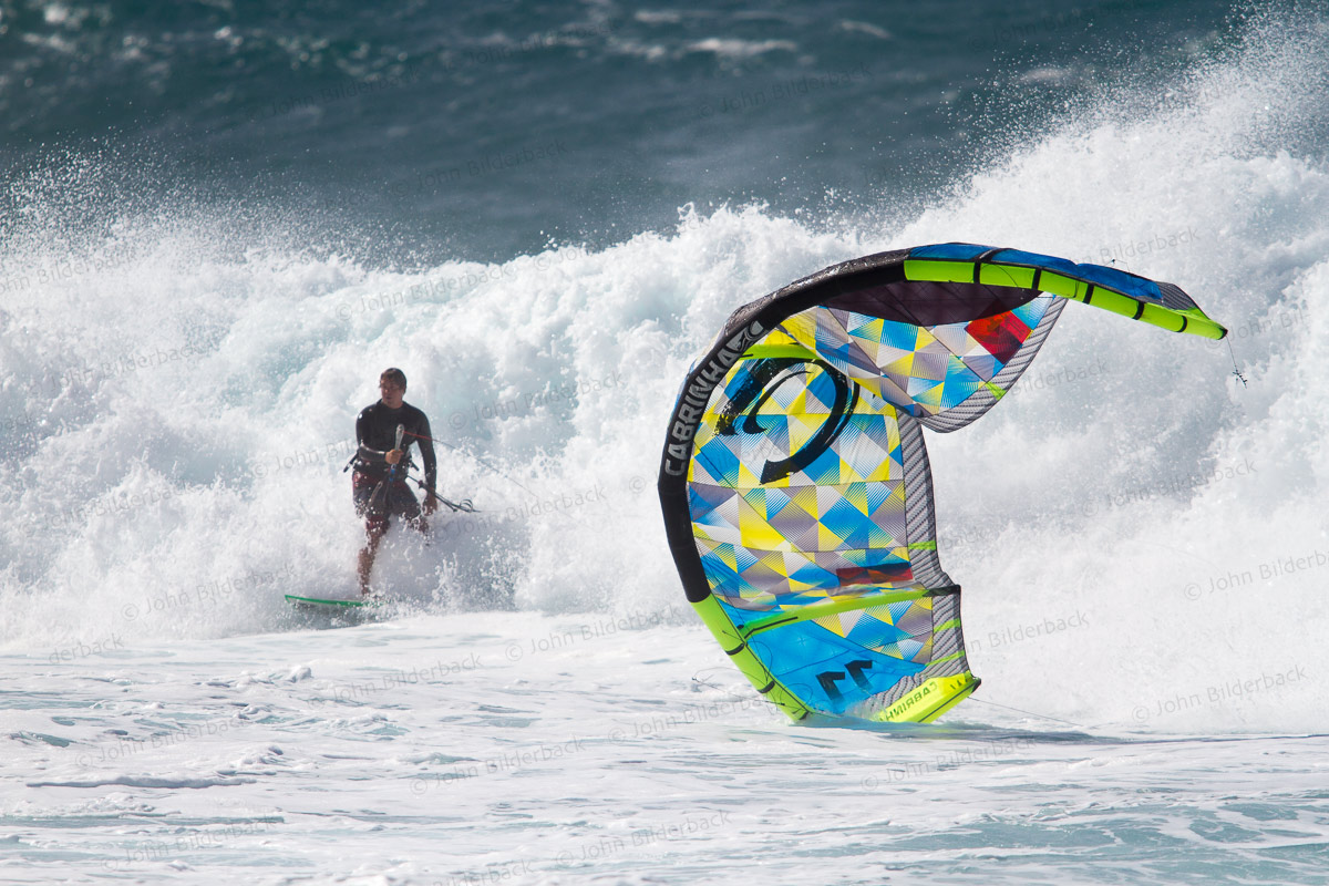 Kitesurfing Pipeline Reo Stevens Photo: John Bilderback